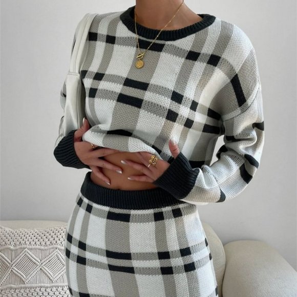 plaid print knit sweater and skirt - Picture 3 of 6